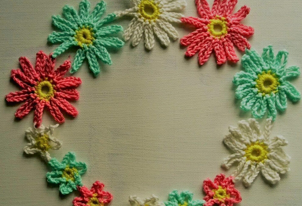 Make Lazy Daisy Chain Today!